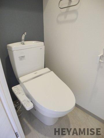 トイレ　※反転類似間取りの別の階のお部屋の写真です※