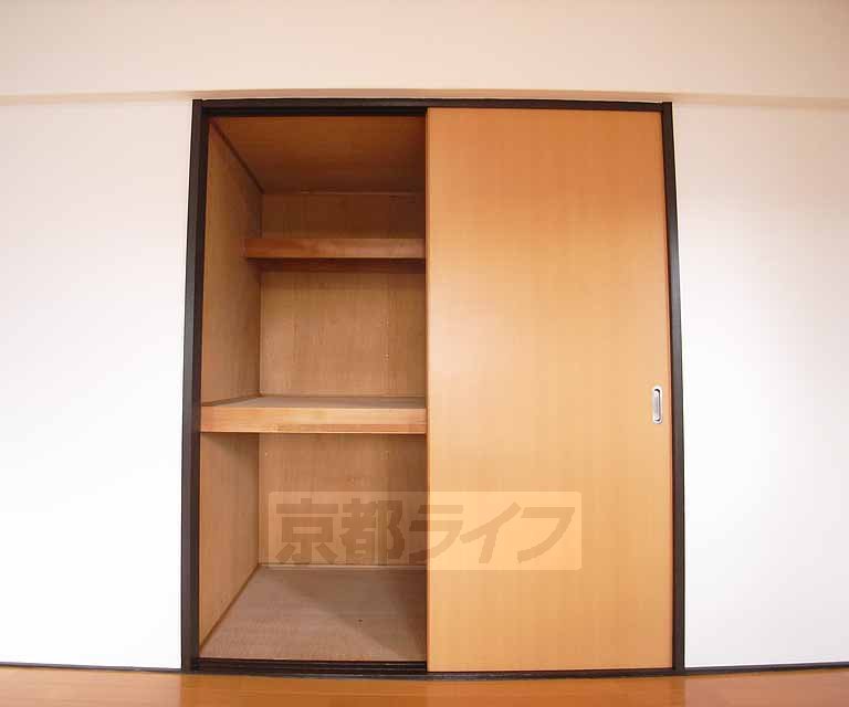 収納　収納もあり、お部屋がすっきり片付きますよ。
