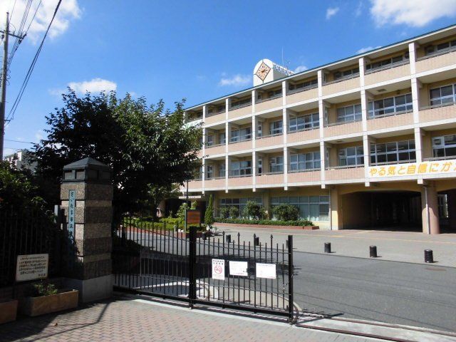 中学校　さいたま市立大谷場中学校（中学校）まで468m