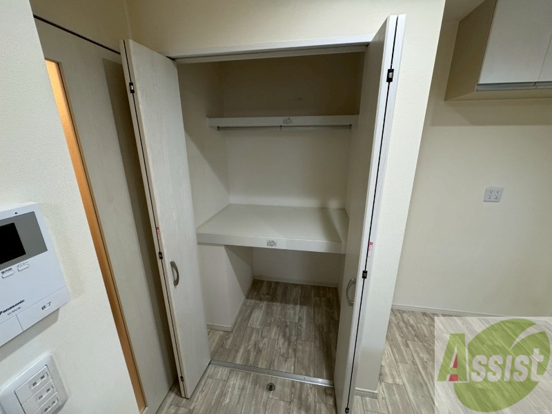 収納　寝室の収納です。部屋がすっきり片付きます。