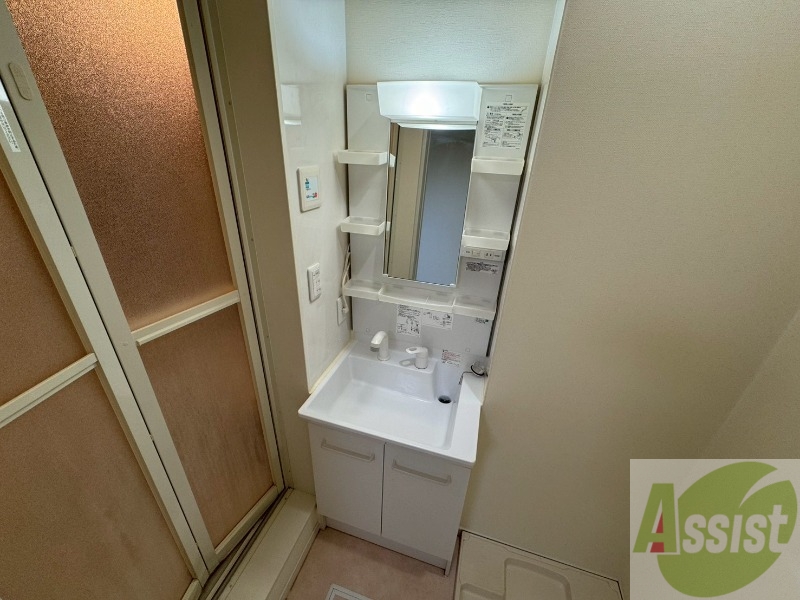 洗面設備　こちらに洗面台があります。朝の洗顔はこちらで。