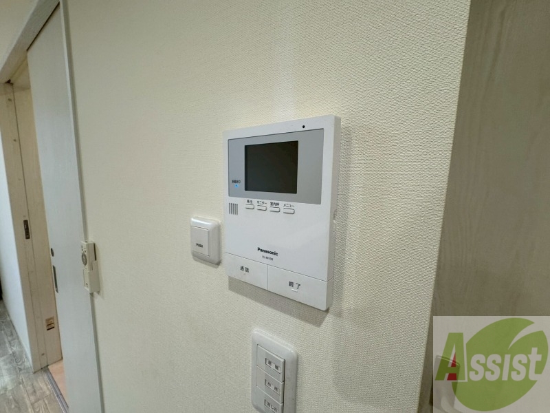 セキュリティ　ＴＶモニター付インターホンです。来客者の顔が見えるので安心！