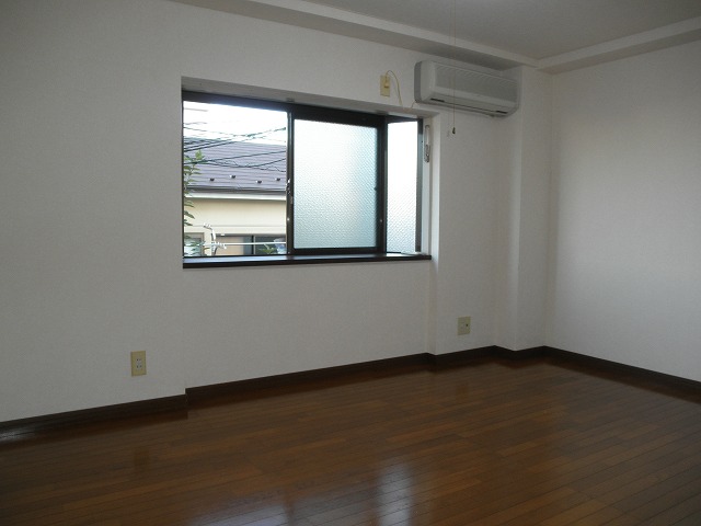 居室・リビング　居間です