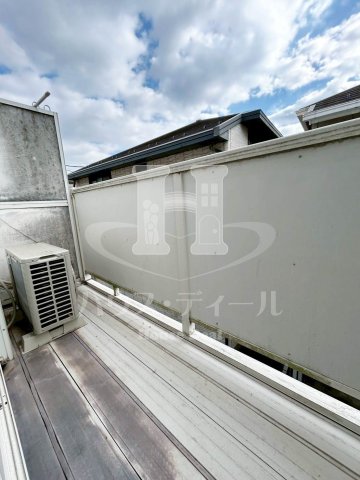 バルコニー　お洗濯にも便利なバルコニー付き