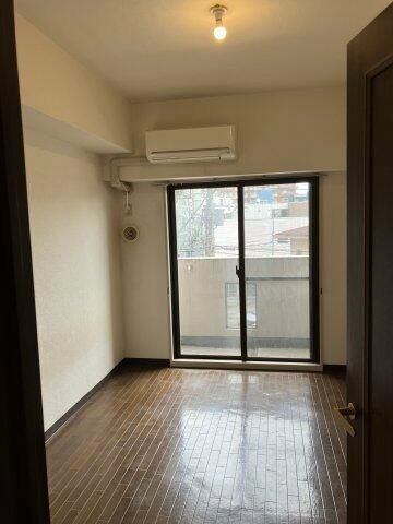 居室・リビング　※全て別号室のお写真。内装等参考にしてください。