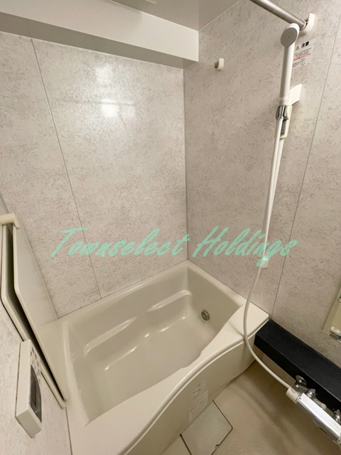 バス・シャワールーム　清潔感のあるお風呂です♪