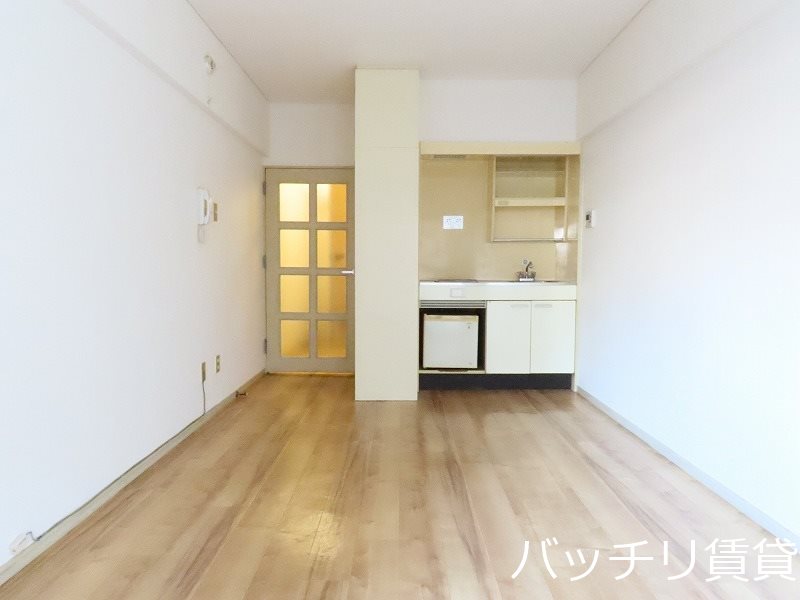 居室・リビング　別号室タイプの為、現状を優先します