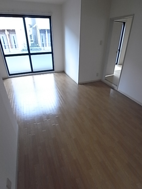 居室・リビング　見ての通り日当たり良好のお部屋です。