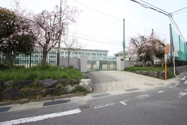 中学校　名古屋市立守山中学校（中学校）まで1500m