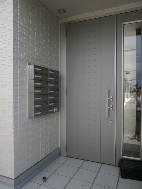 セキュリティ　共用玄関はオートロック付き