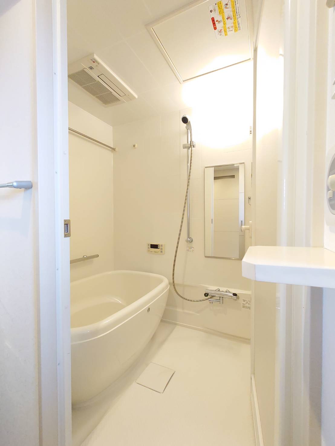 バス・シャワールーム　可愛いたまご型バス