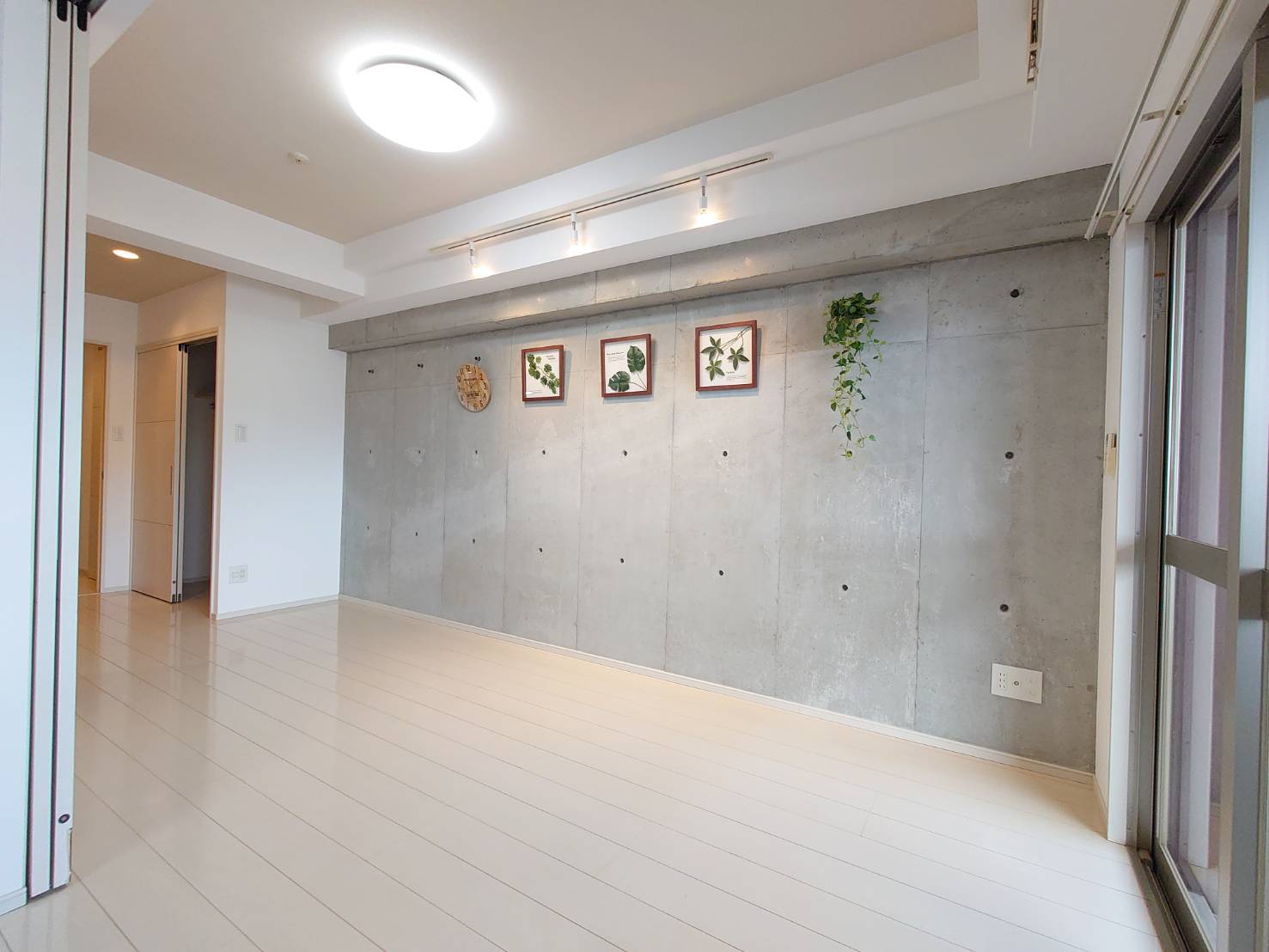 その他部屋・スペース　仕切戸の活用で間取りが変化（小物はついておりません）