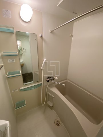 バス・シャワールーム　セレニテ上町台　バスルーム