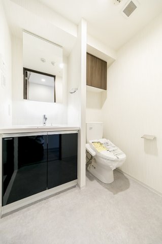 トイレ　※写真は同タイプ住戸です。