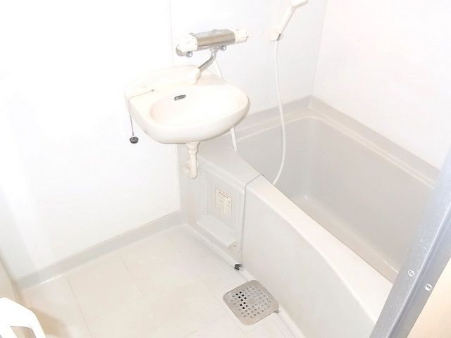 バス・シャワールーム　★浴室乾燥機付きバス★