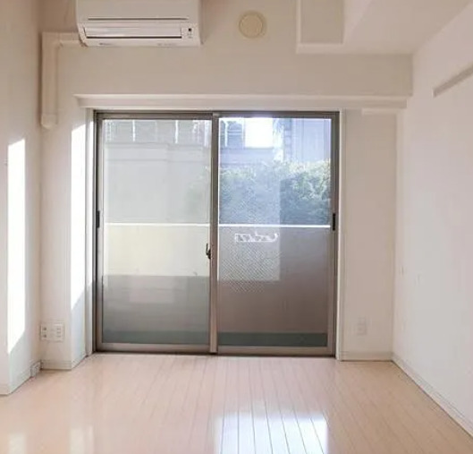 居室・リビング　別部屋の写真を使用しております。