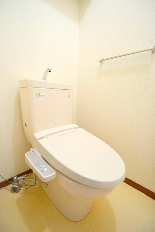 トイレ　お問合せはシティホーム海田センター　082-821-2227