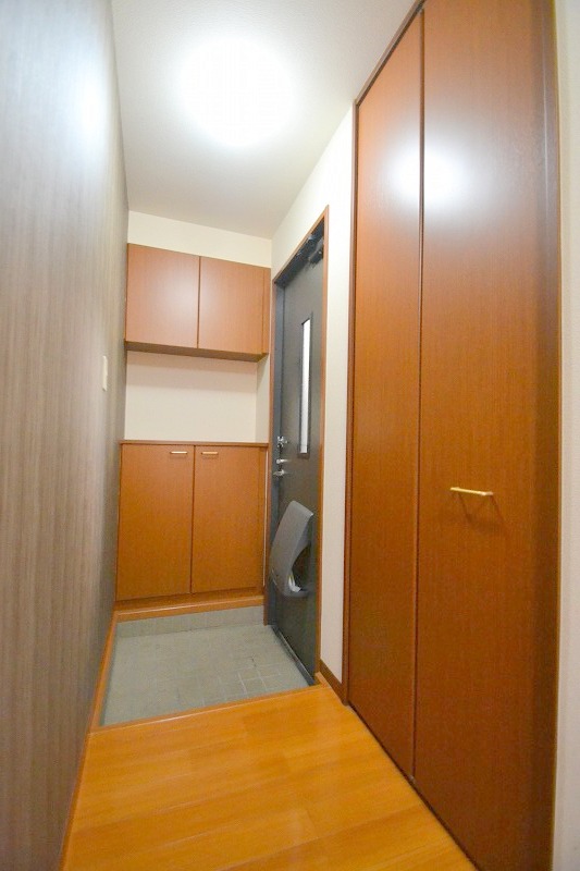 玄関　お問合せはシティホーム海田センター　082-821-2227