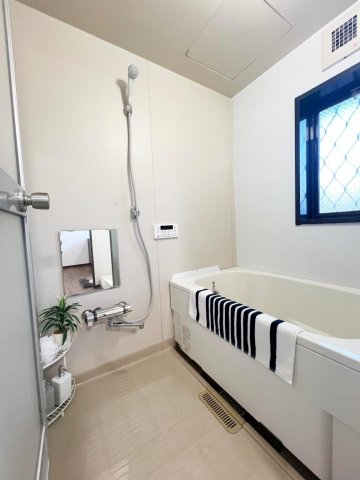 バス・シャワールーム　お風呂の水栓も浴槽も新しくしました！