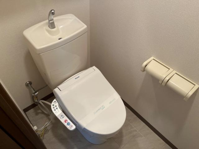 トイレ　シャワー付トイレ