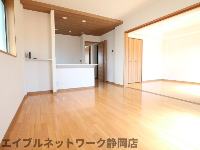 居室・リビング　居間です