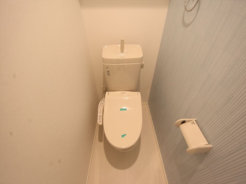 トイレ　温水洗浄暖房便座付トイレ　イメージ写真