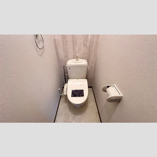 トイレ　温水洗浄暖房便座