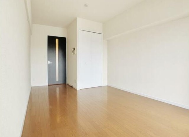 居室・リビング　室内