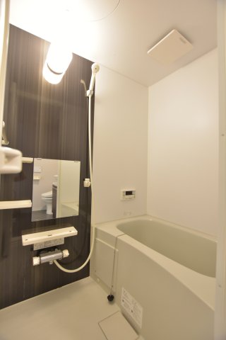 バス・シャワールーム　同物件、別号室の参考写真です。