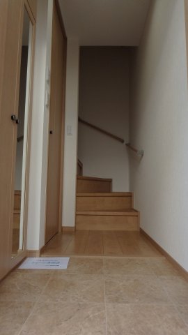 玄関　写真は205