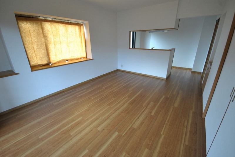 居室・リビング　家具の配置がしやすいリビング