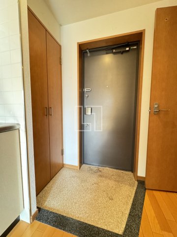 玄関　ドゥーエ玉造　玄関