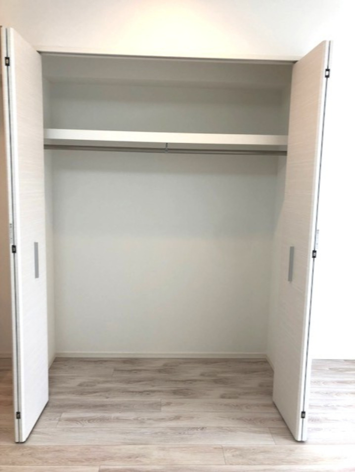 収納　奥行きあるクローゼット