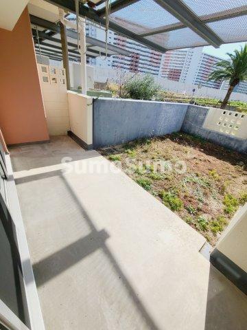 バルコニー　簡単な家庭菜園も楽しめるお庭です