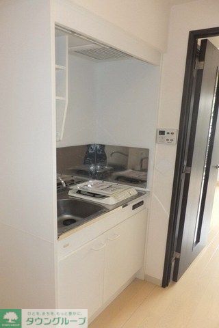 キッチン　システムキッチンで掃除も楽ちんです。