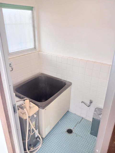 バス・シャワールーム　クリーニング前