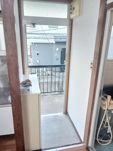 玄関　クリーニング前