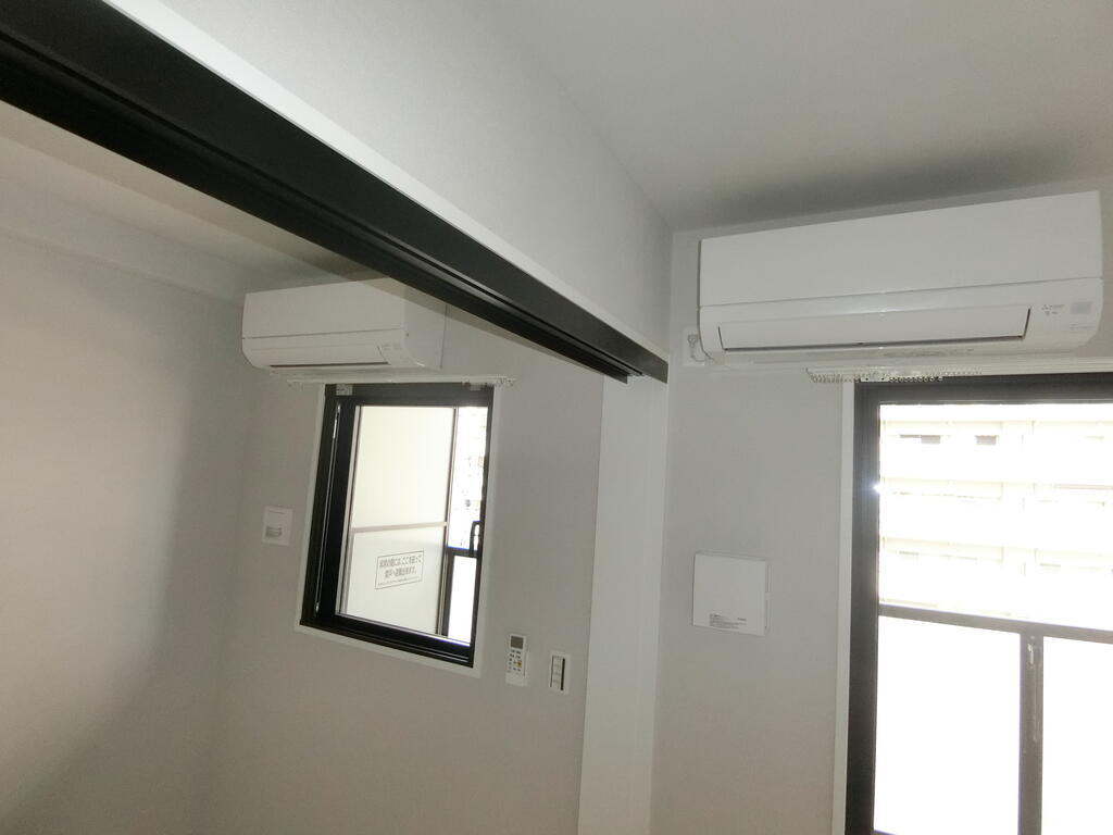 その他設備　LDKと洋室にエアコン付きです