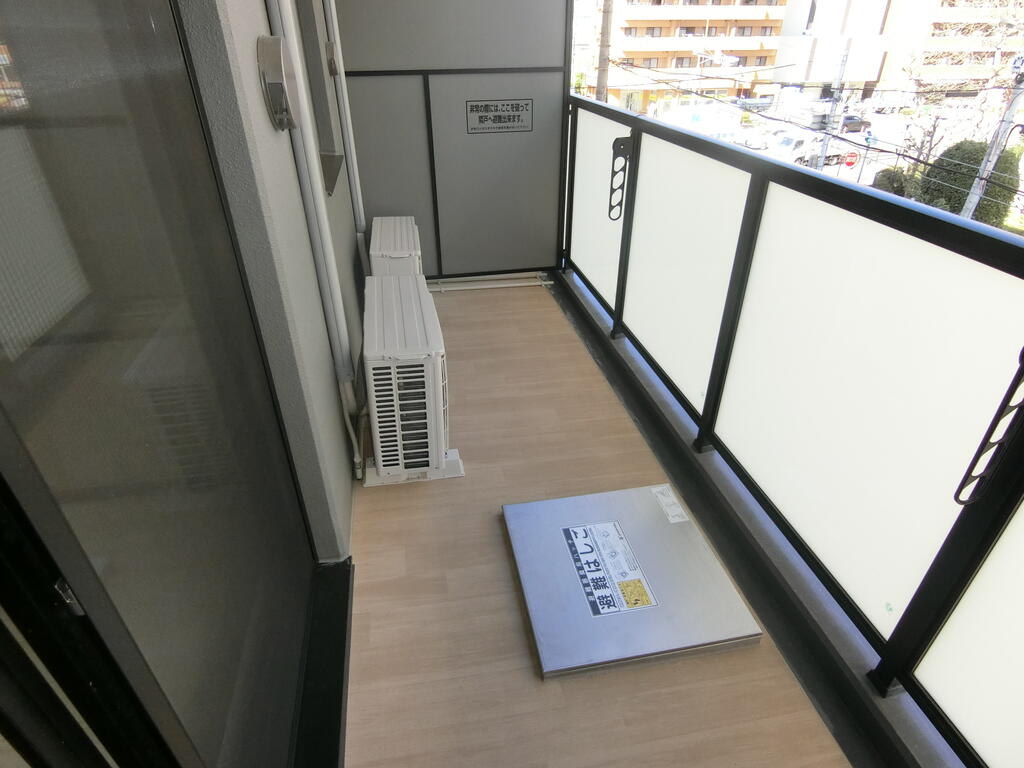 バルコニー　東向きです