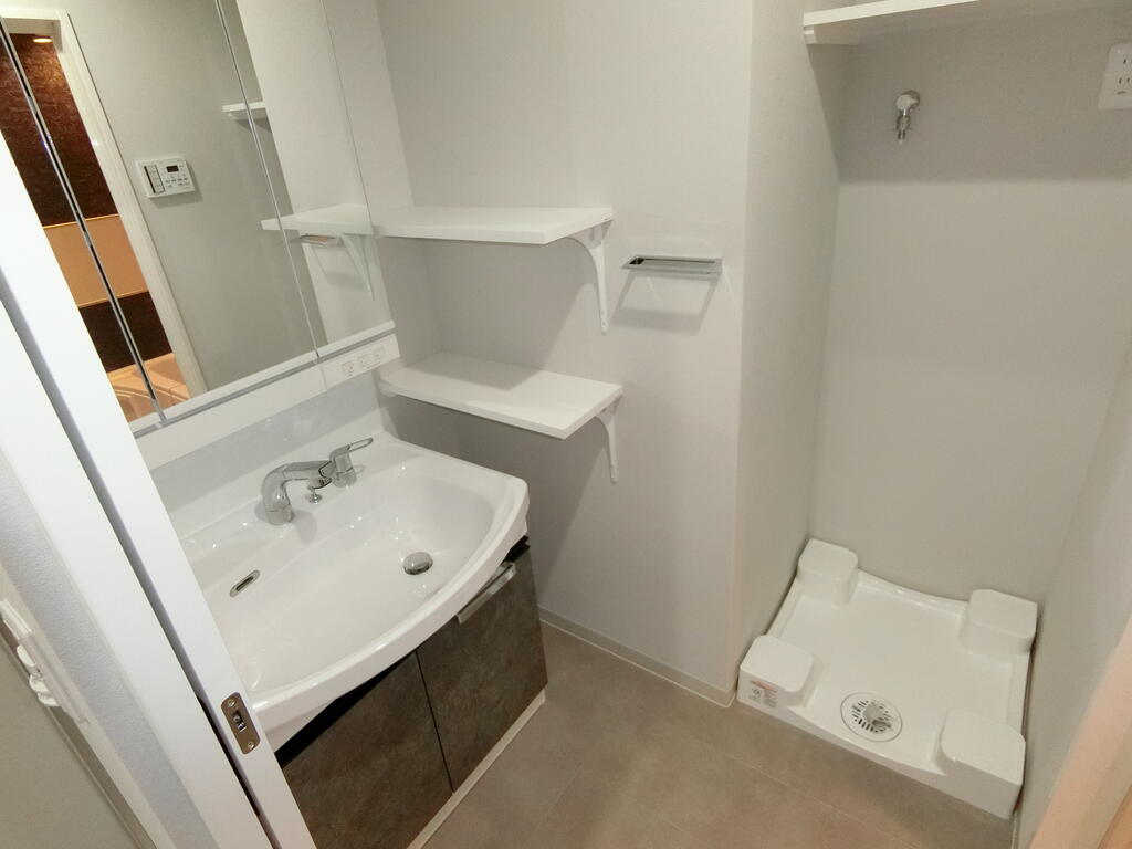 洗面設備　洗面台はシャンプードレッサーです