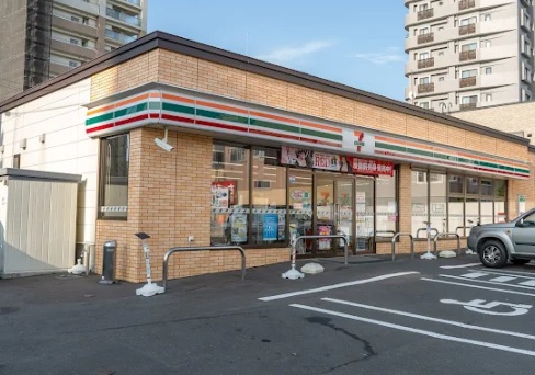 コンビニ　セブンイレブン札幌平岸1条環状通店（コンビニ）まで308m