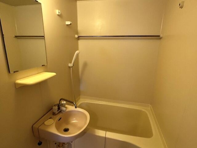 バス・シャワールーム　?