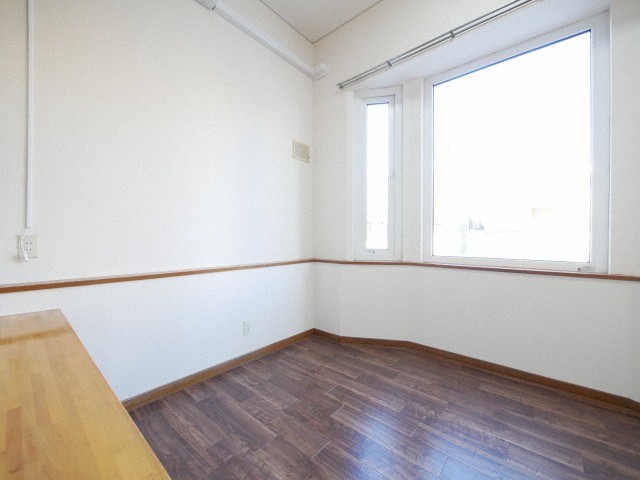 居室・リビング　明るいリビング