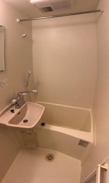 バス・シャワールーム　バス