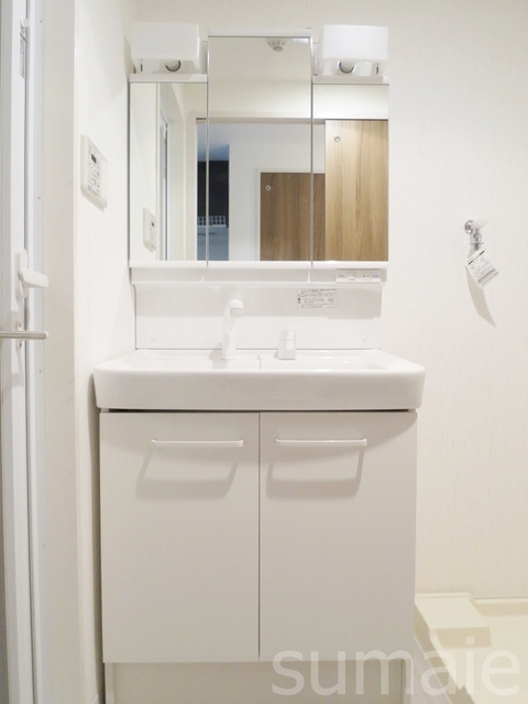 洗面設備　202号室モデルルーム写真★嬉しい独立洗面台♪