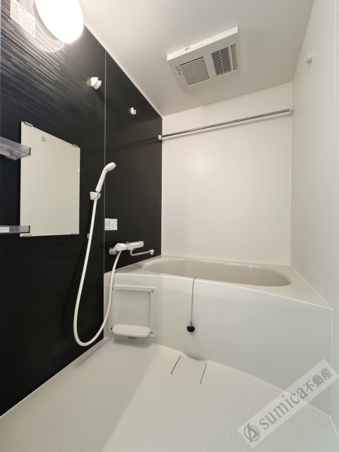 バス・シャワールーム　アクセントパネルがシックさをより引き立てます＾＾