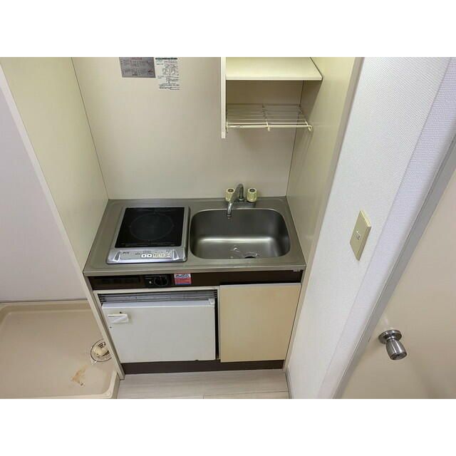 キッチン　別部屋参考写真となります