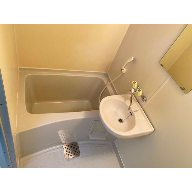 バス・シャワールーム　別部屋参考写真となります