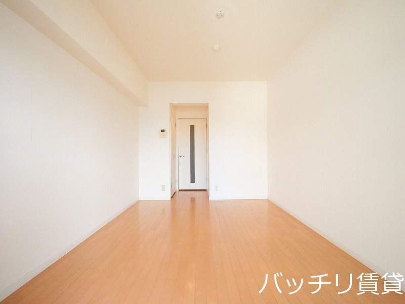 居室・リビング　別号室タイプの為、現状を優先致します。