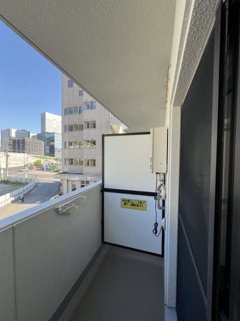 バルコニー　同物件別号室の写真です。